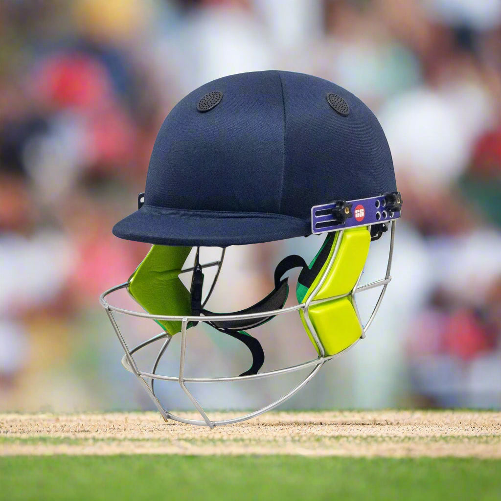 SS_Supreme_CricketHelmet_Frontside_Instasport