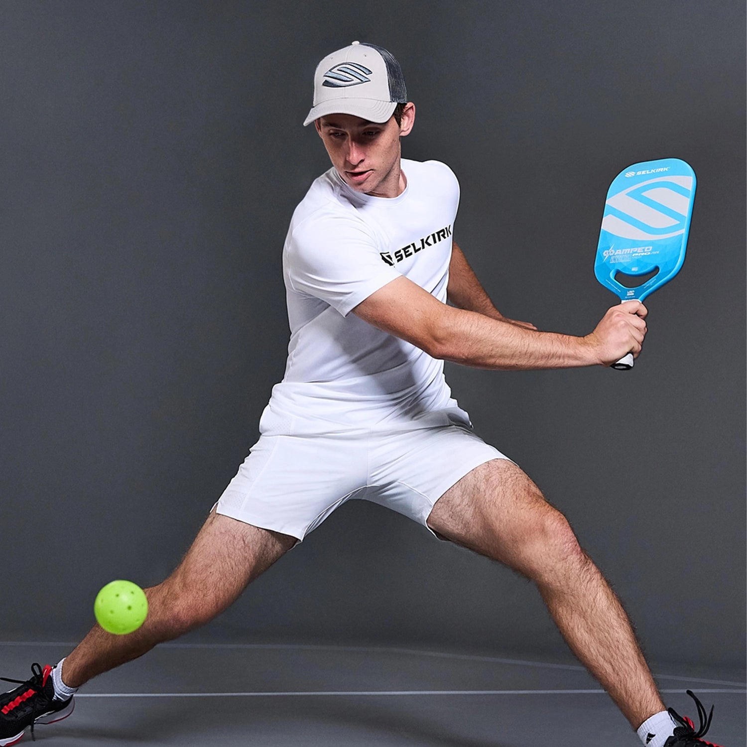 Selkirk_Amped_Pro_Air-Invikta_Pickleball_Paddle_Blue_Spec_instasport