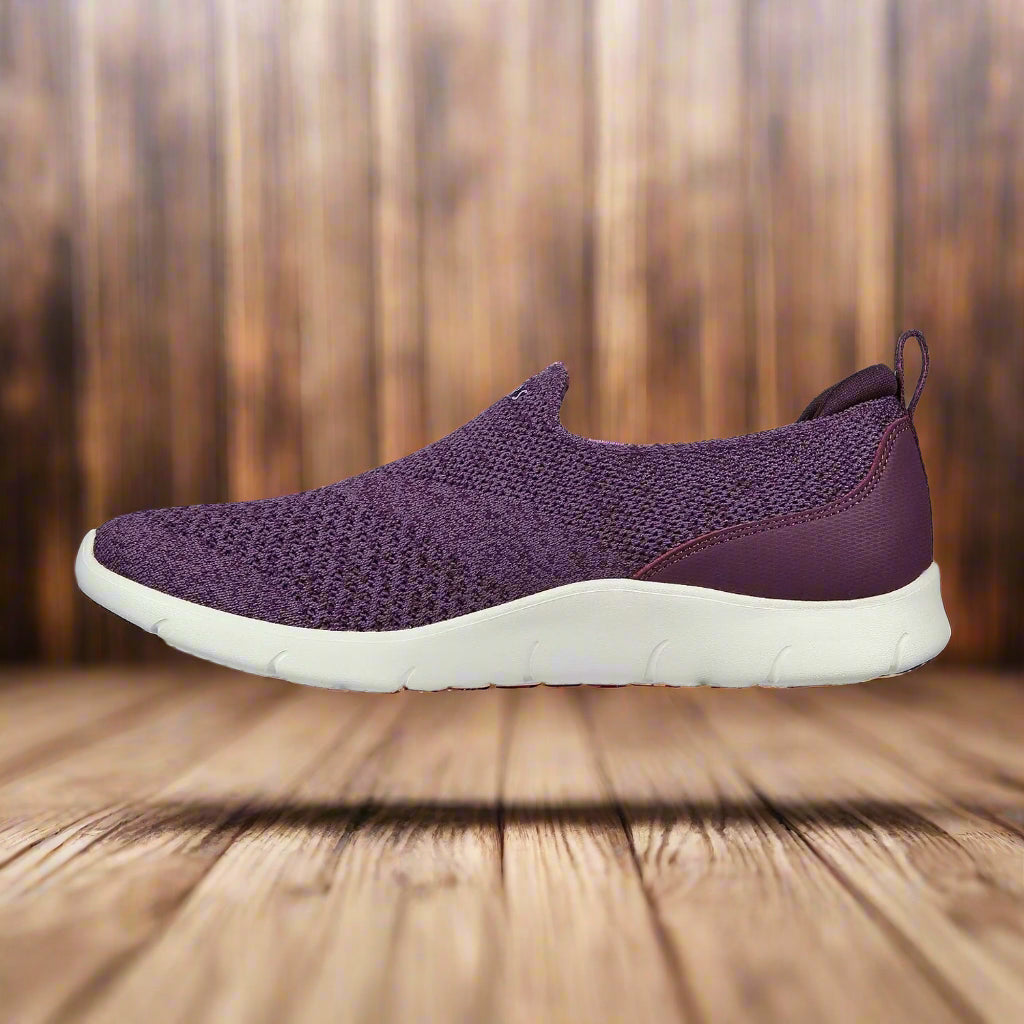 Skechers_104164-PLUM_Running_Shoes_Left_Instasport
