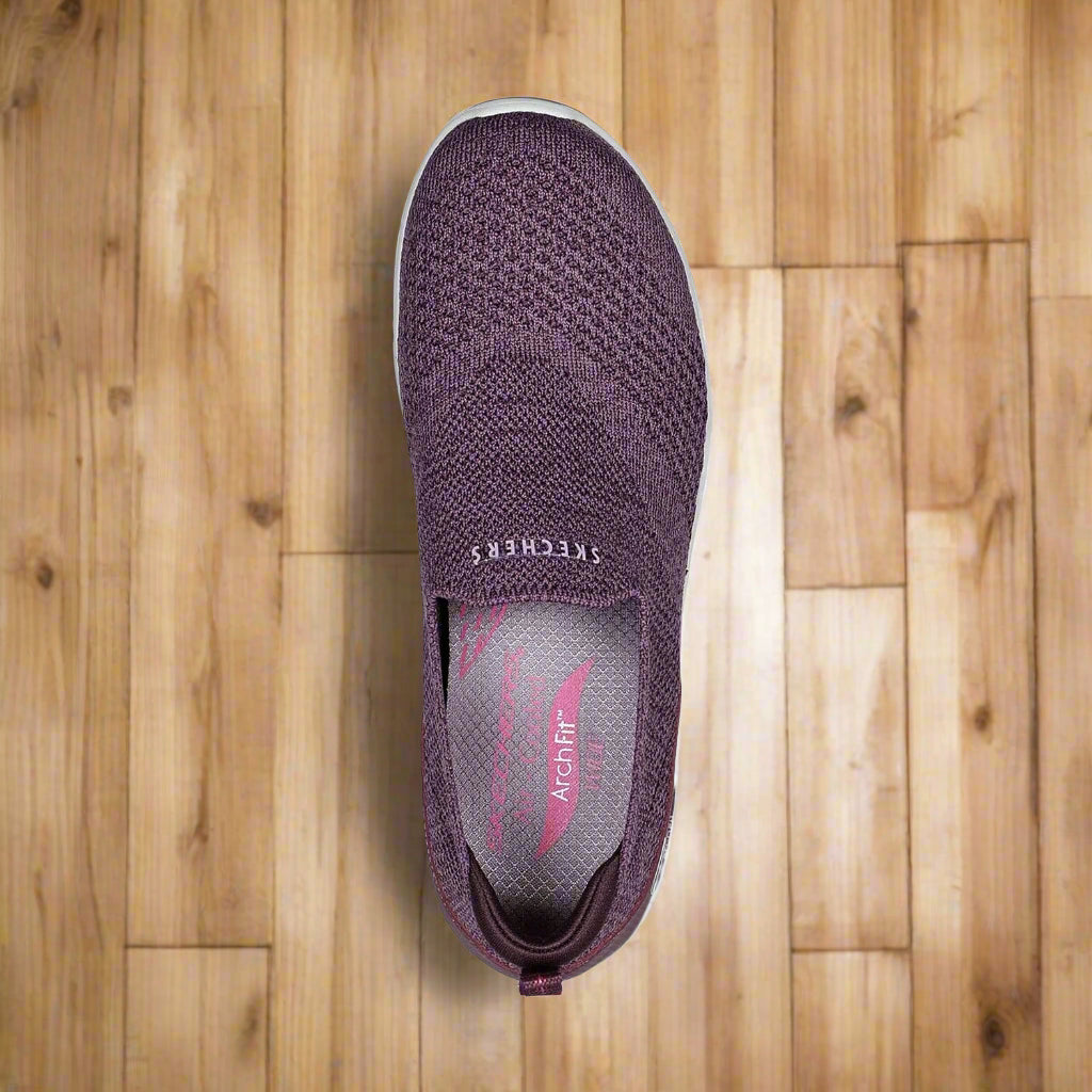 Skechers_104164-PLUM_Running_Shoes_Top_Instasport