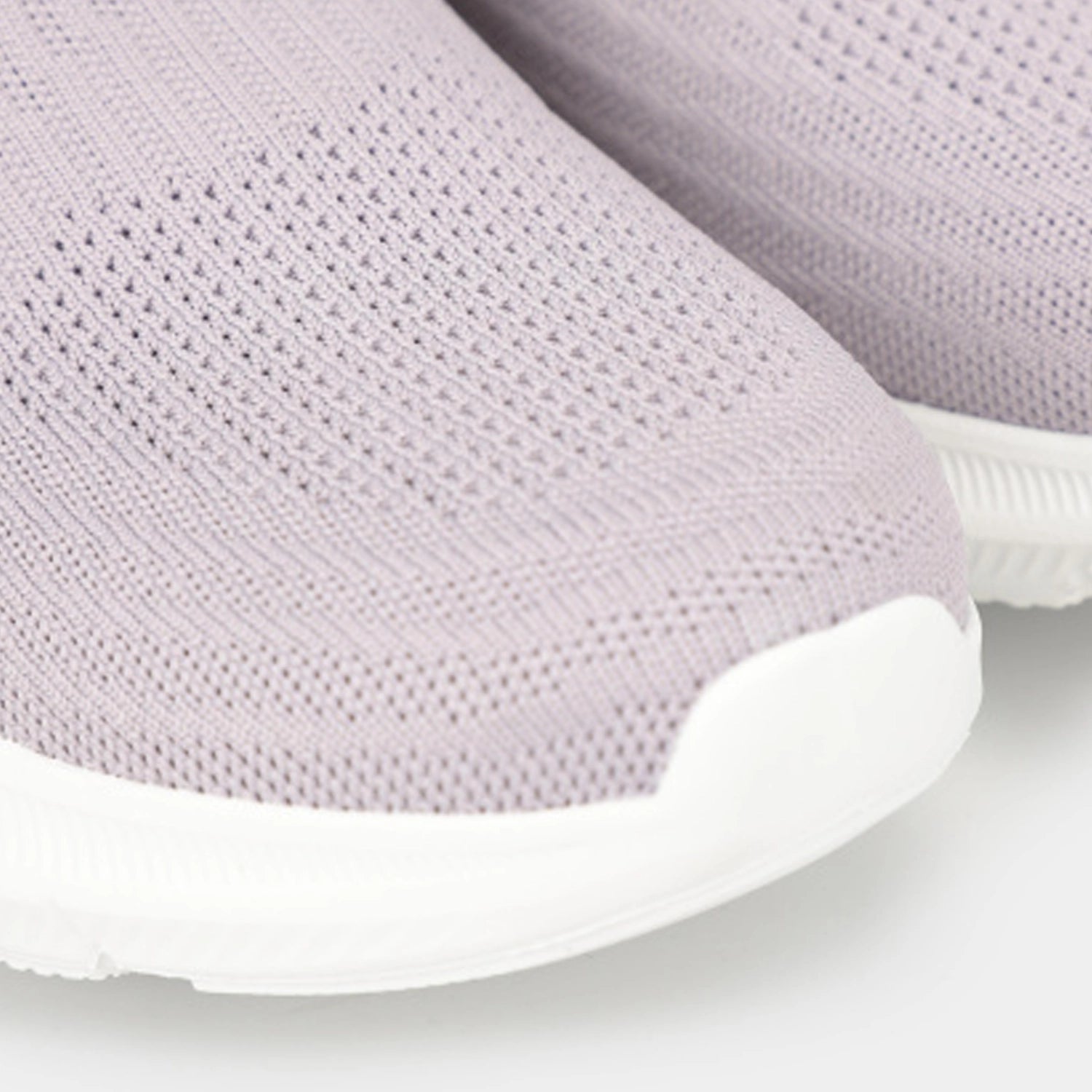 Skechers_117440-LAV_SportsShoes_FrontSide_Instasport