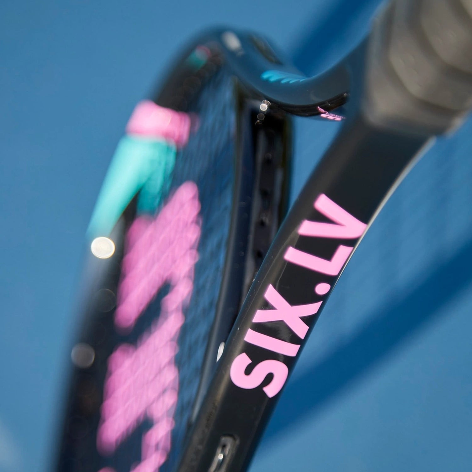Wilson_Six_LV_Stung_Tennis_Racquet_Spec_Instasport