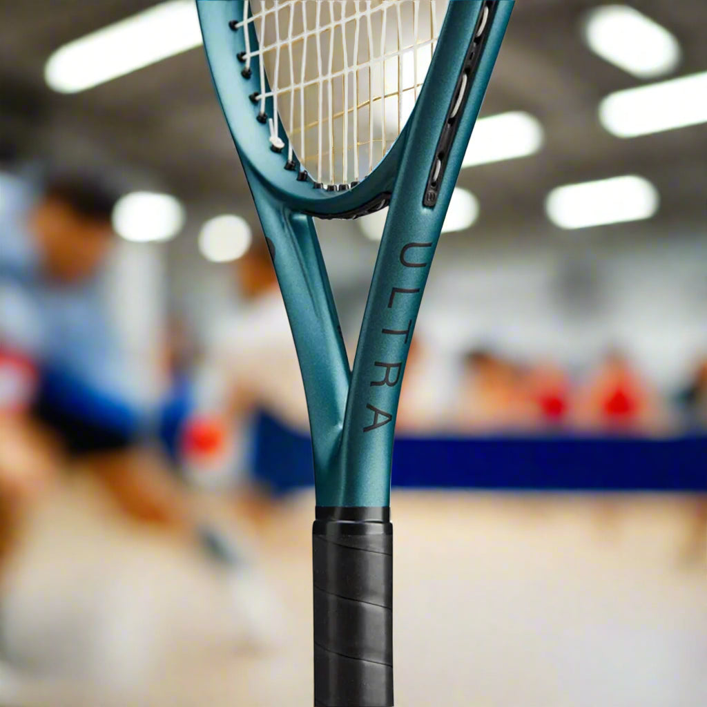 Wilson_Ultra_26V_4.0_Tennis_Racquet_Throat_Instasport