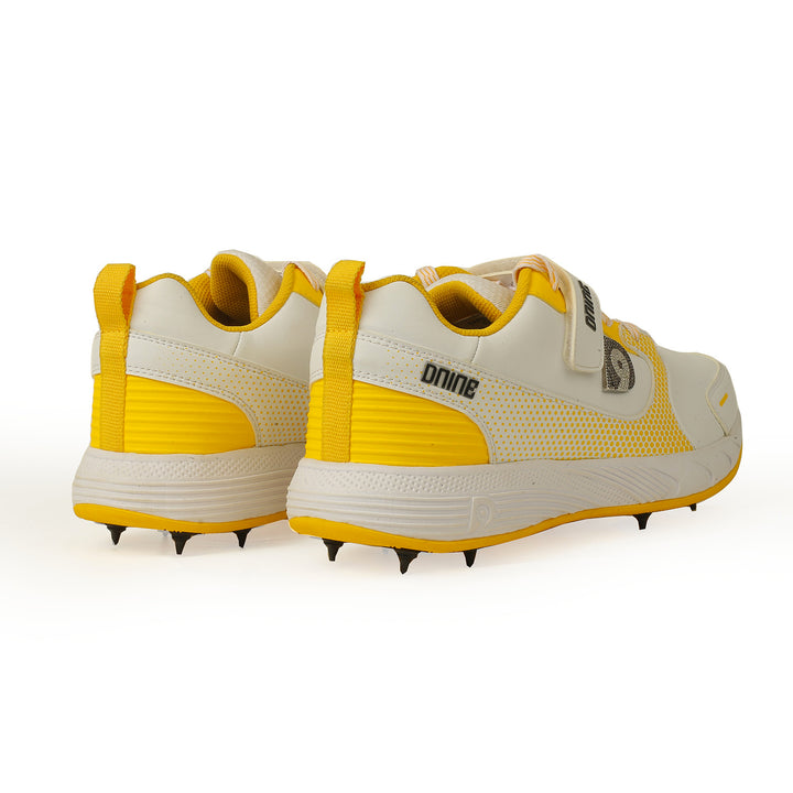 D9 Premium Kings Cricket Shoes for Men - InstaSport